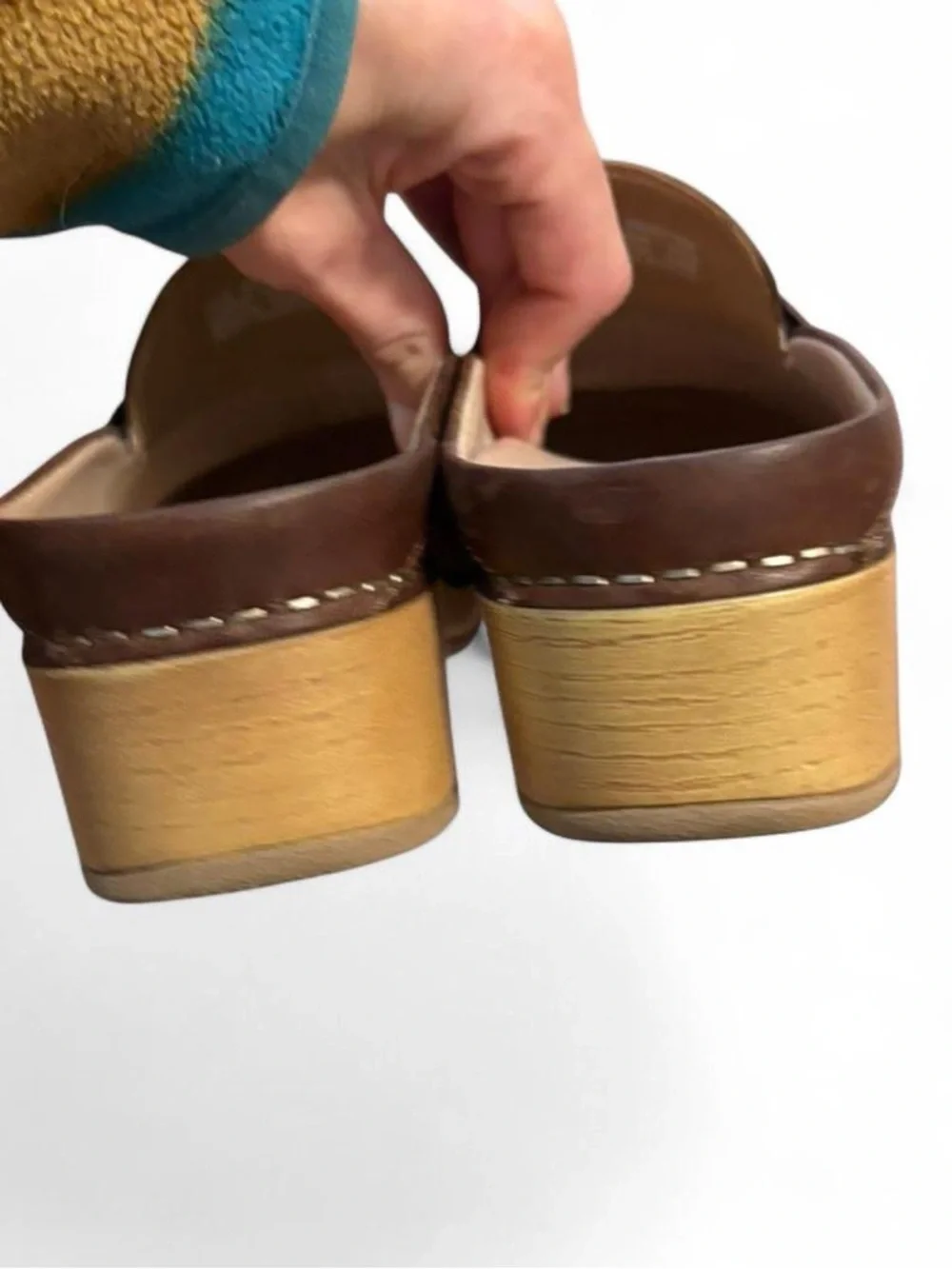 Brown leather Dansko clogs great condition‎ size 6 women’s